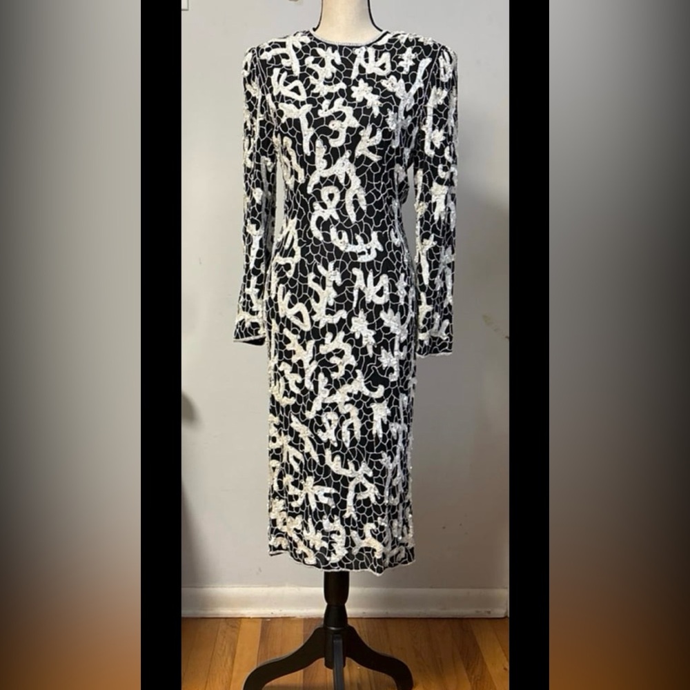 Black And White Sequin Patterned Long Sleeve Dress - image 1